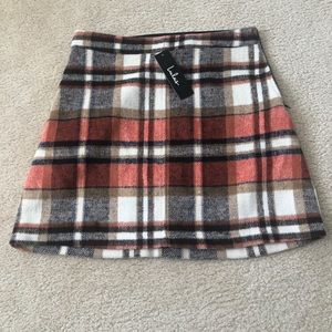 Lulus. Wool blend plaid skirt. Super cute!
